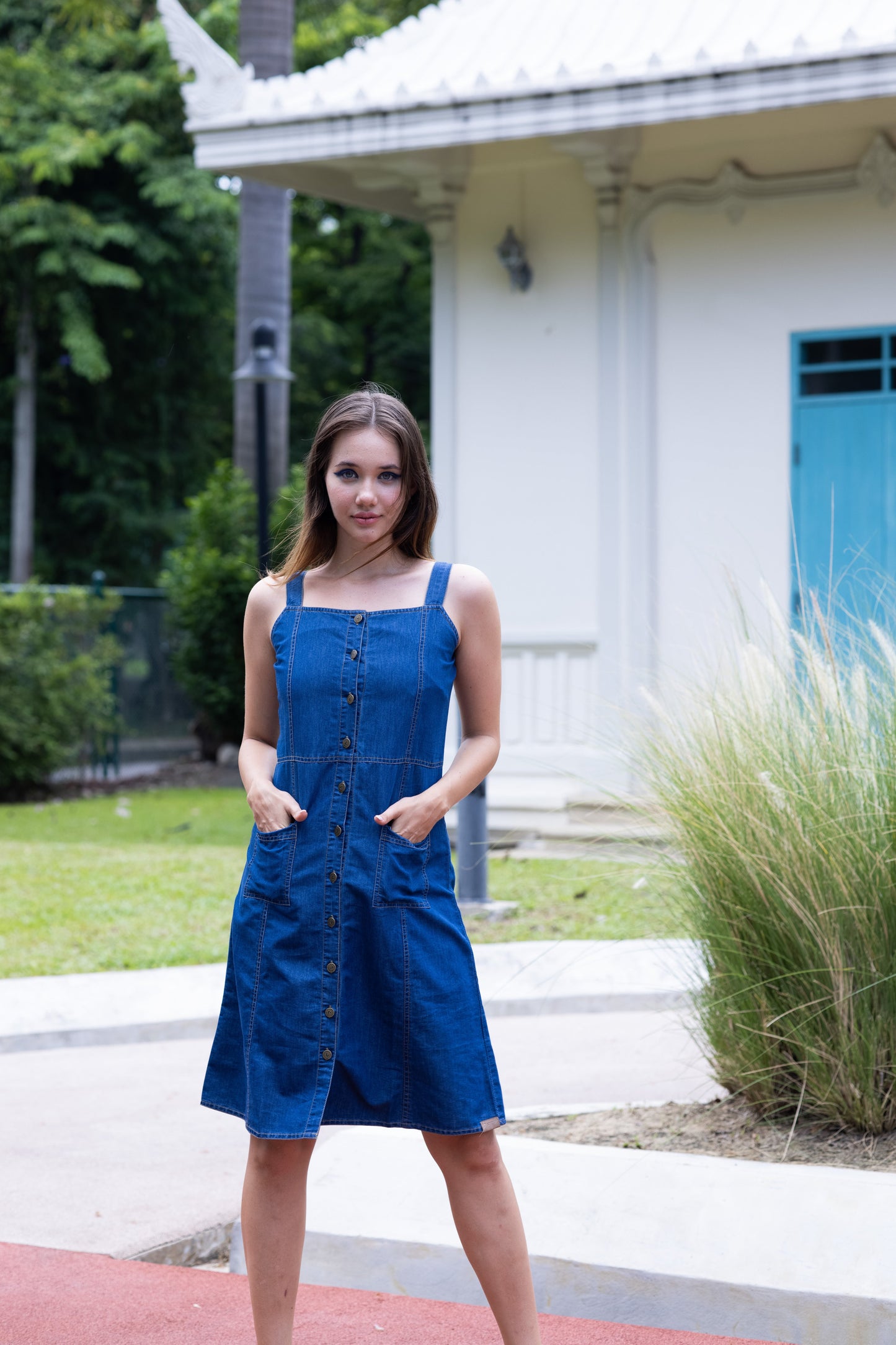 Classic Chic Sleeveless Denim Dress